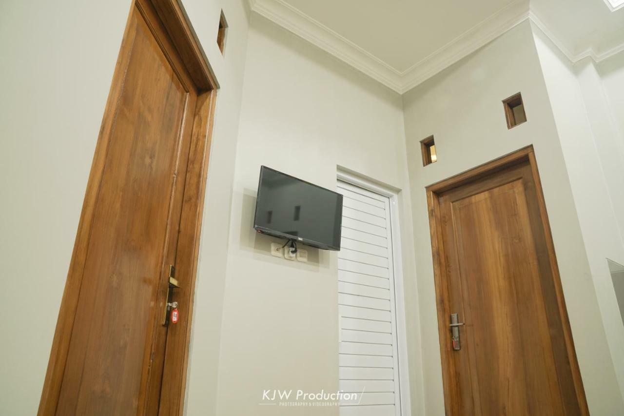 M Stay Guest House Jogja Джокьякарта Экстерьер фото